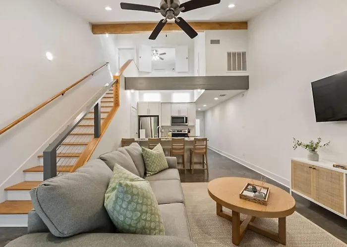 Holiday home Modern King Bed Patio Lafayette